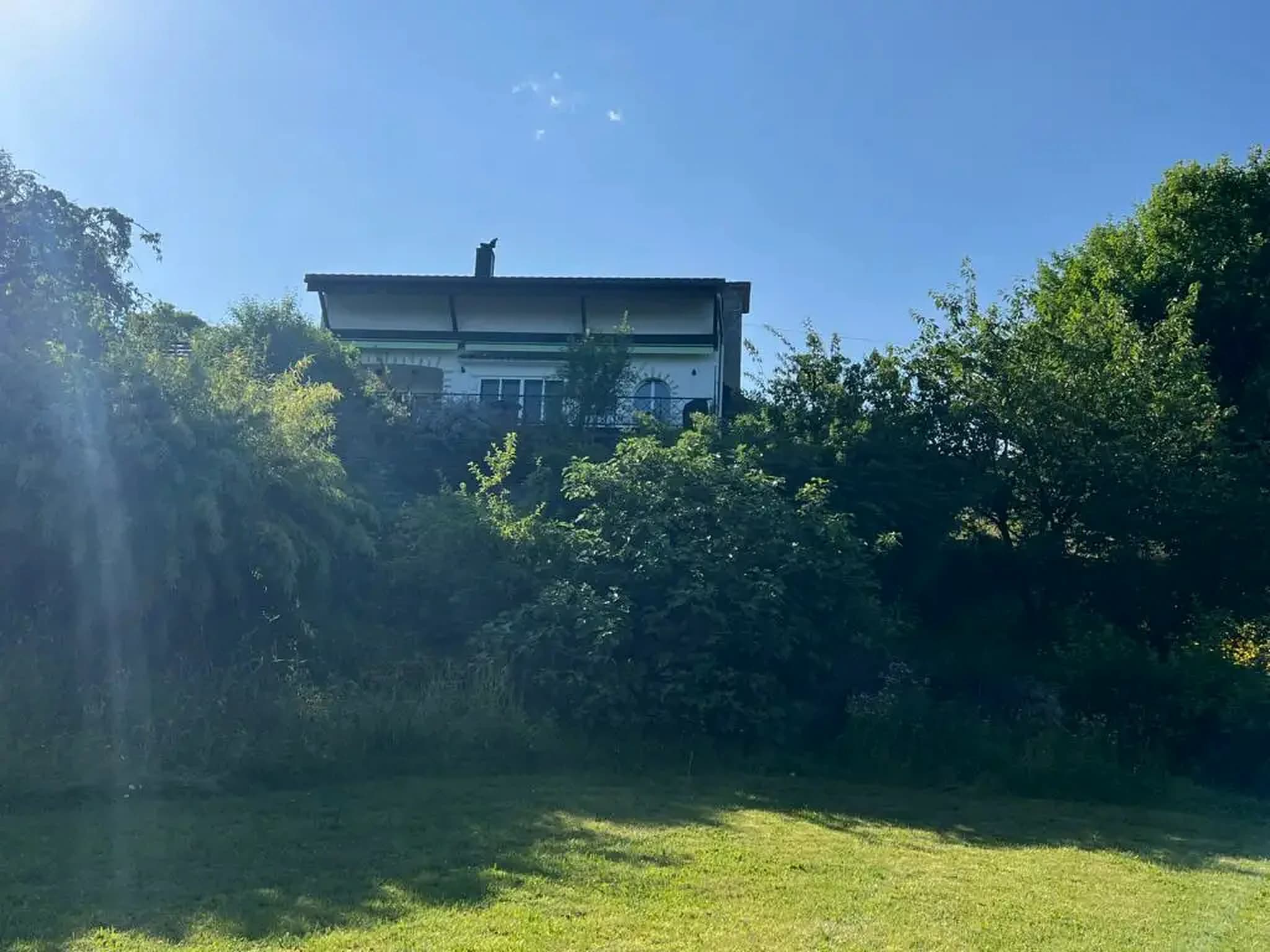 Maisonnette 2.5 pièces meublée à Chez-le-Bart