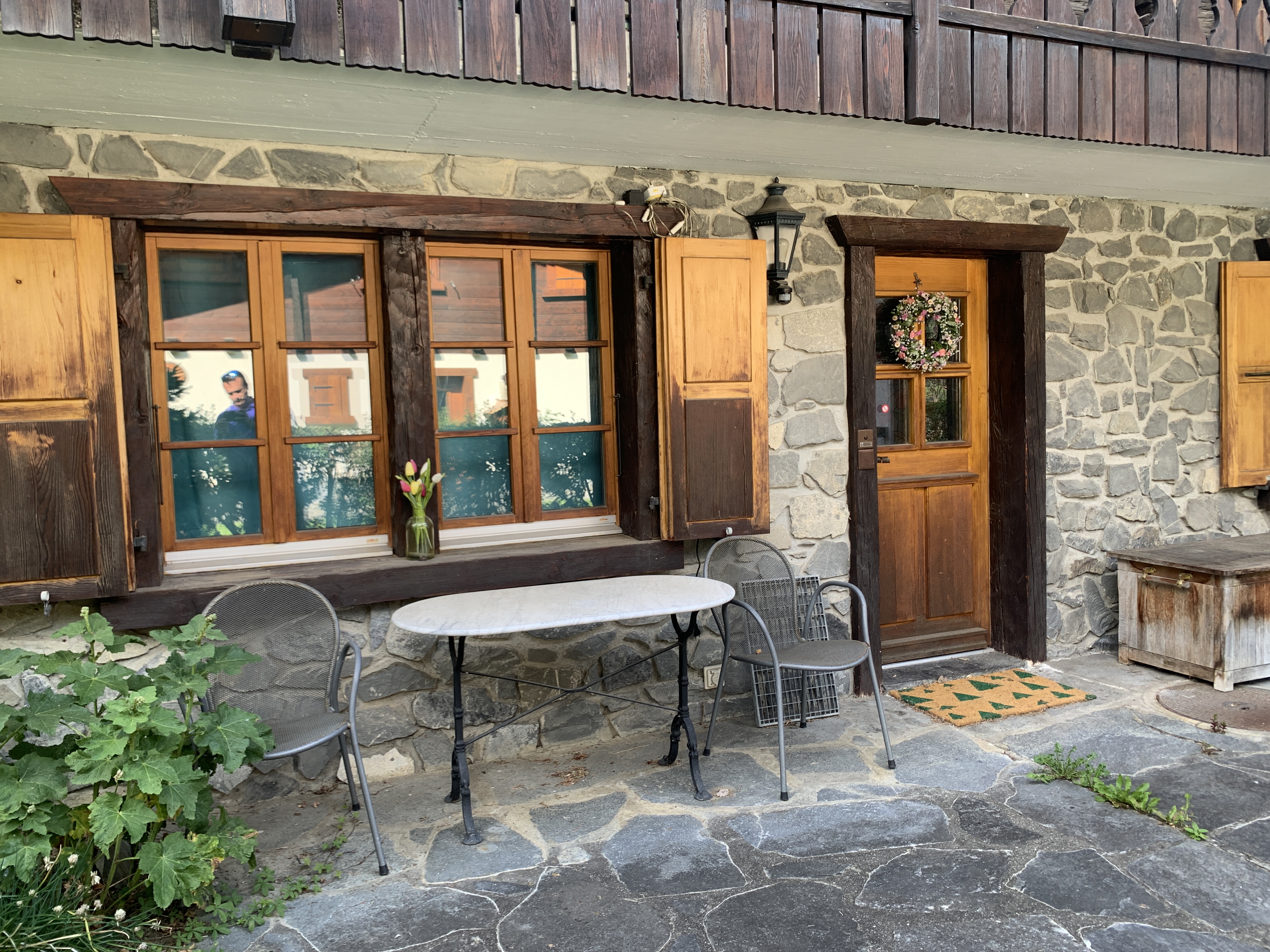 Appartement central à Champéry avec terrasse, parking et vue montagne