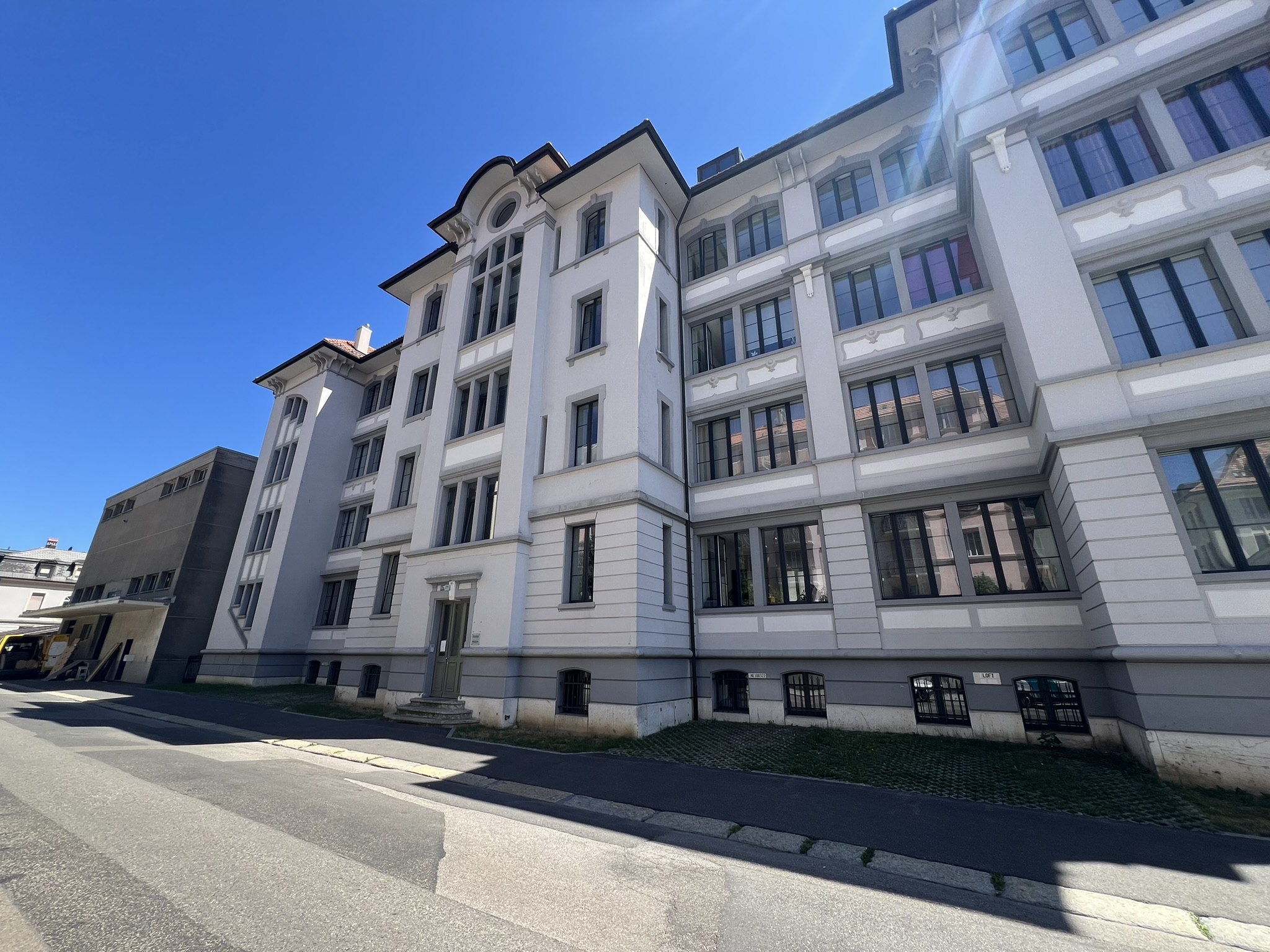 Duplex 3.5 pièces à La Chaux-de-Fonds, appartement de 80 m² sur deux niveaux